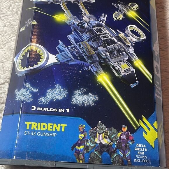 NEW snap ships build to battle Trident ST – 33 gunship - Picture 3 of 4